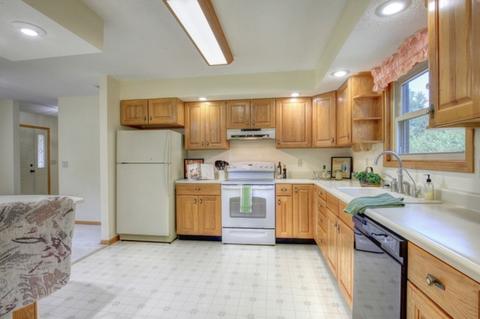 304 E Pershing Ct, Philo, IL 61864 photo 9