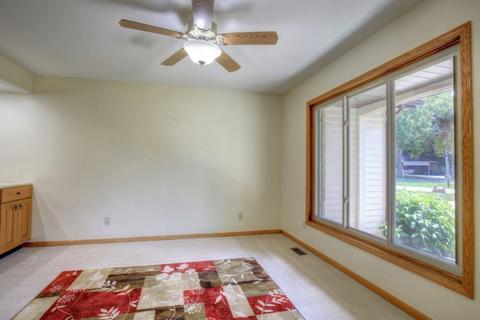 304 E Pershing Ct, Philo, IL 61864 photo 7