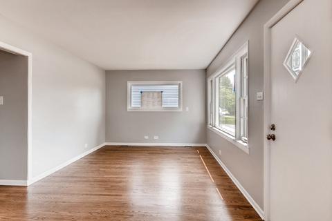 8116 45th Pl, Lyons, IL 60534 photo 2