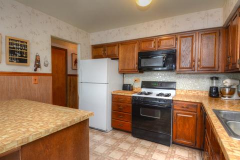520 Kingston Blvd, Mchenry, IL 60050 photo 9