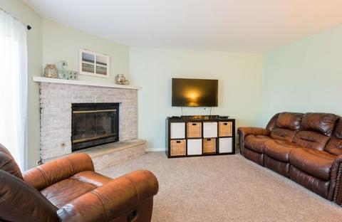 2060 Shepard Rd, Hoffman Estates, IL 60169 photo 5
