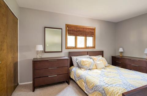 2060 Shepard Rd, Hoffman Estates, IL 60169 photo 10