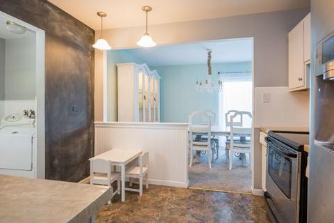 2060 Shepard Rd, Hoffman Estates, IL 60169 photo 7
