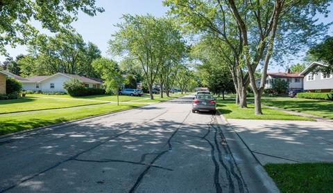 2060 Shepard Rd, Hoffman Estates, IL 60169 photo 2