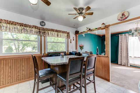 1499 Dennison Rd, Hoffman Estates, IL 60169 photo 8
