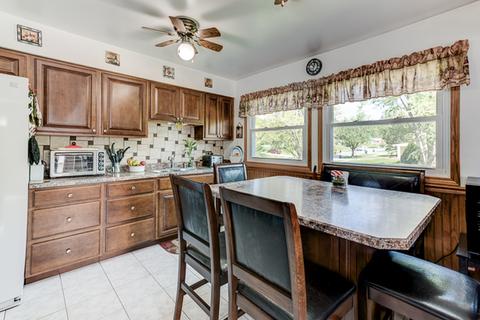 1499 Dennison Rd, Hoffman Estates, IL 60169 photo 7