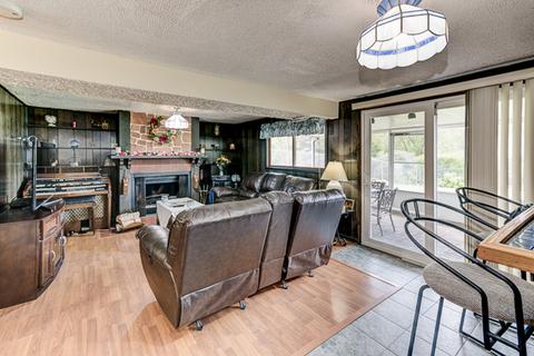 1499 Dennison Rd, Hoffman Estates, IL 60169 photo 18