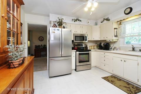 35 Strasma South Dr, Kankakee, IL 60901 photo 3