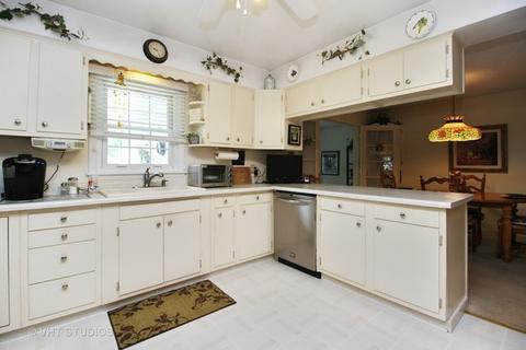 35 Strasma South Dr, Kankakee, IL 60901 photo 4
