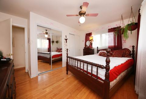 9246 Clancy Dr, Des Plaines, IL 60016 photo 9