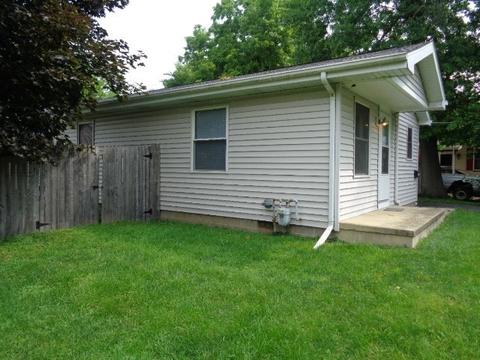 107 E Jones St, Plano, IL 60545 photo 4