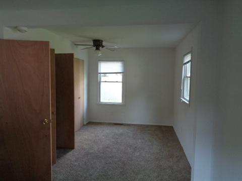 107 E Jones St, Plano, IL 60545 photo 8