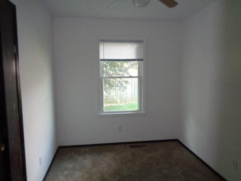 107 E Jones St, Plano, IL 60545 photo 12