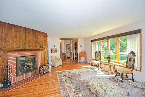 20320 Harding Ave, Olympia Fields, IL 60461 photo 2