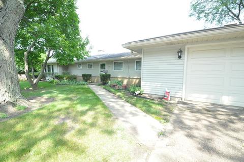 607 Ranch Rd, Wheaton, IL 60187 photo 2