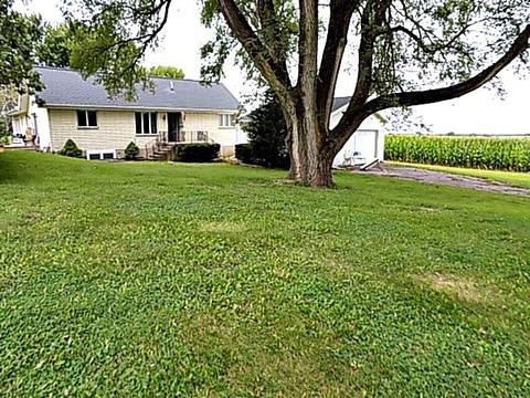 3059 E 22nd Rd, Ottawa, IL 61350 photo 1