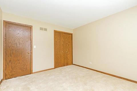 127 Stuarton Dr, Wheaton, IL 60189 photo 17