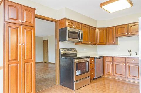 127 Stuarton Dr, Wheaton, IL 60189 photo 8
