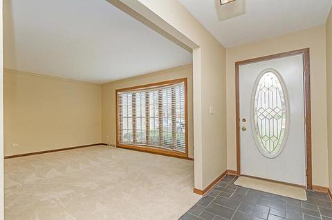 127 Stuarton Dr, Wheaton, IL 60189 photo 3