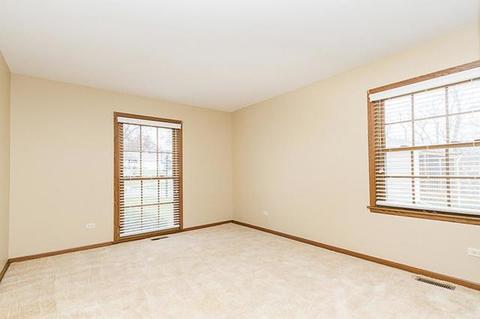 127 Stuarton Dr, Wheaton, IL 60189 photo 14