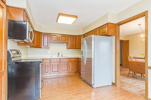 127 Stuarton Dr, Wheaton, IL 60189 photo 9
