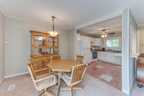 162 Thackeray Dr, Bolingbrook, IL 60440 photo 11