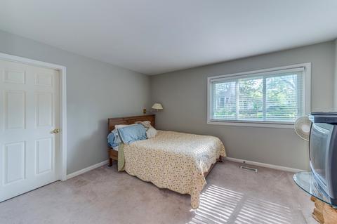 162 Thackeray Dr, Bolingbrook, IL 60440 photo 17