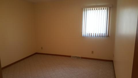 3022 Becker Dr #D, Peru, IL 61354 photo 8
