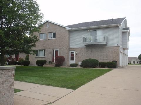 3022 Becker Dr #D, Peru, IL 61354 photo 1