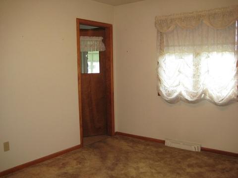 601 E Blaine St, Harvard, IL 60033 photo 10