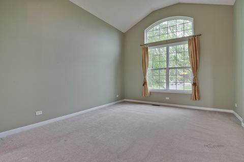 5759 River Birch Dr, Hoffman Estates, IL 60192 photo 3