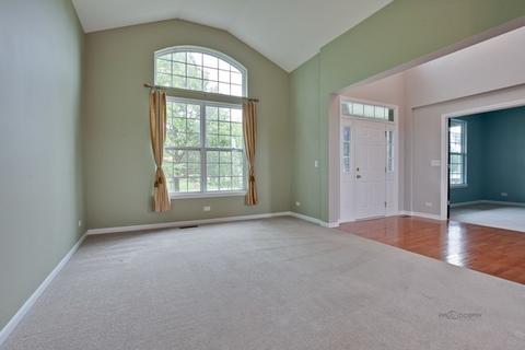 5759 River Birch Dr, Hoffman Estates, IL 60192 photo 2