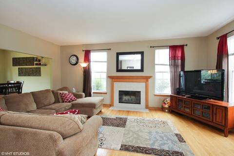 1912 Carrier Cir, Plainfield, IL 60586 photo 2