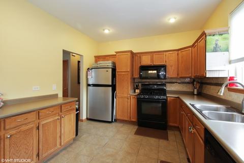 1912 Carrier Cir, Plainfield, IL 60586 photo 4