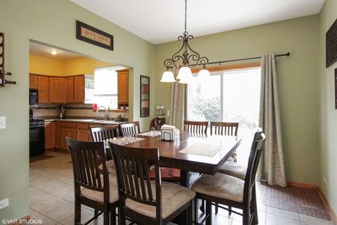 1912 Carrier Cir, Plainfield, IL 60586 photo 5