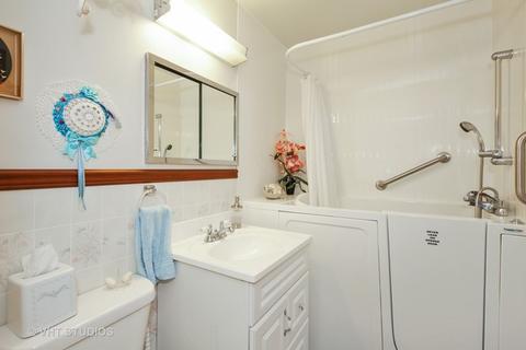 9 N521 Irwin Dr, Elgin, IL 60123 photo 6