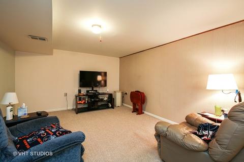 9 N521 Irwin Dr, Elgin, IL 60123 photo 4