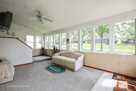 9 N521 Irwin Dr, Elgin, IL 60123 photo 8