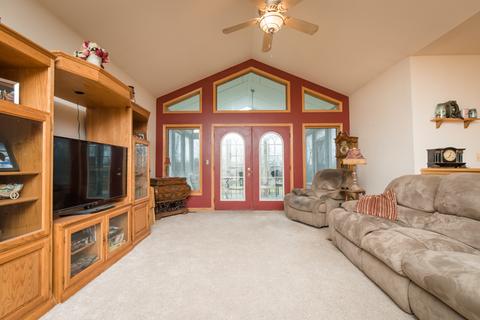 518 Bluffs Edge Dr, Mchenry, IL 60051 photo 4