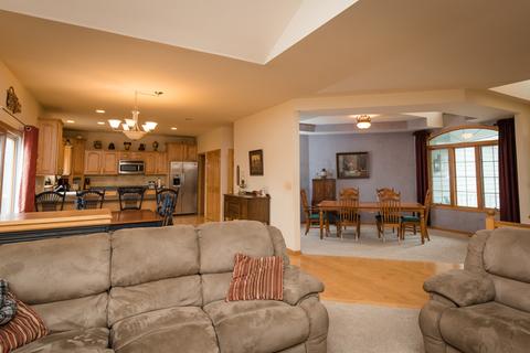 518 Bluffs Edge Dr, Mchenry, IL 60051 photo 6