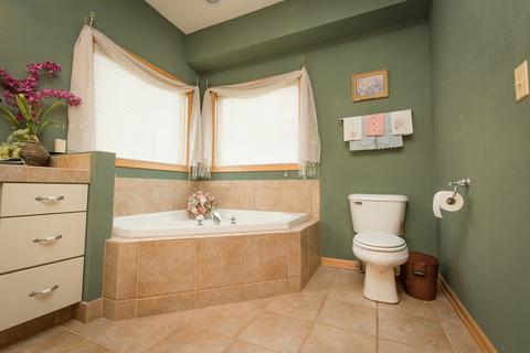 518 Bluffs Edge Dr, Mchenry, IL 60051 photo 10