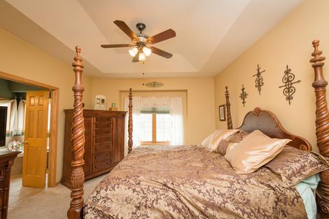 518 Bluffs Edge Dr, Mchenry, IL 60051 photo 9