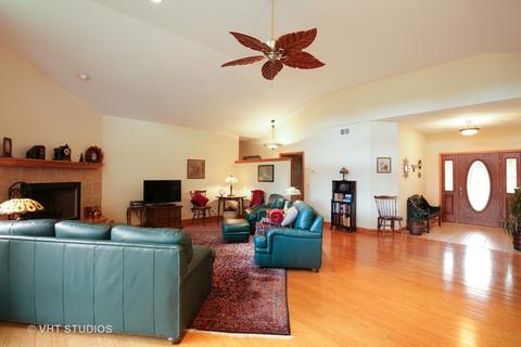 323 Sharon Dr, Sleepy Hollow, IL 60118 photo 3