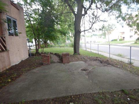 320 S Richards St, Joliet, IL 60433 photo 4