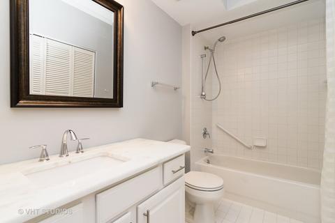 1675 Mill St #306, Des Plaines, IL 60016 photo 9