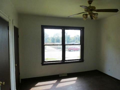 11446 S Champlain Ave, Chicago, IL 60628 photo 9