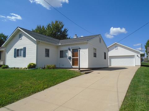 715 15th St, Peru, IL 61354 photo 1