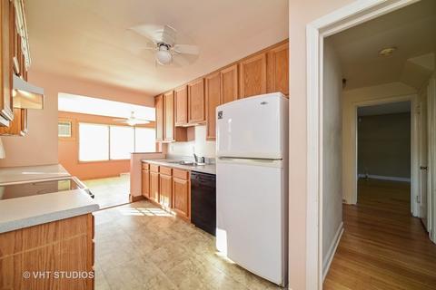 411 Miller Dr, Elgin, IL 60123 photo 3