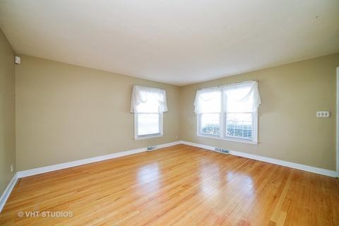 411 Miller Dr, Elgin, IL 60123 photo 2