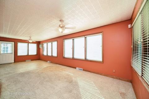 411 Miller Dr, Elgin, IL 60123 photo 5